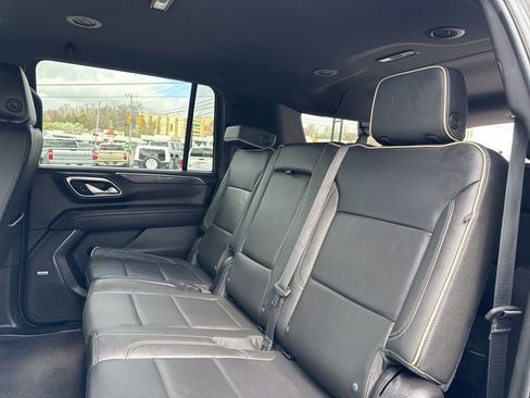 Used 2024 GMC Yukon XL SLT image 30