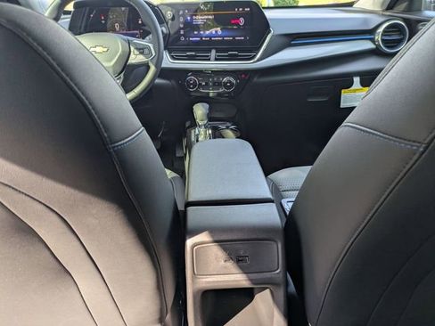 New 2026 Chevrolet Trax LT w/ Sunroof Package FWD image 25