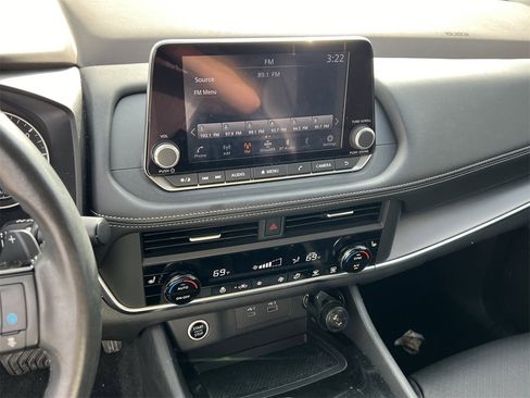 Certified 2023 Nissan Rogue SV w/ SV Premium B Package image 8