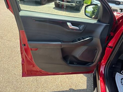 Used 2023 Ford Escape ST-Line w/ Tech Pack #1 AWD/4WD image 7