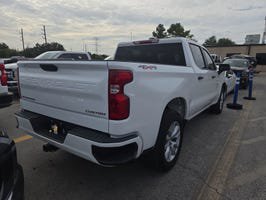 Used 2022 Chevrolet Silverado 1500 Custom AWD/4WD image 4