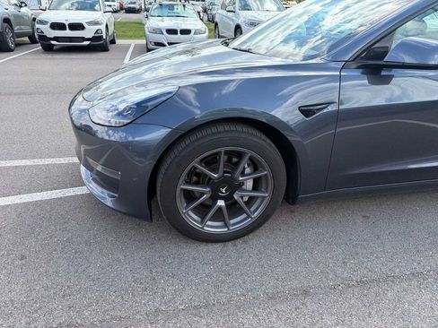 Used 2022 Tesla Model 3 Long Range AWD/4WD image 3