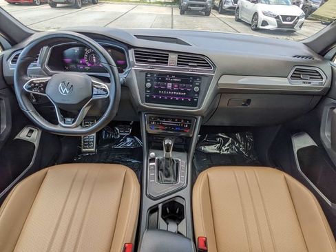 Used 2024 Volkswagen Tiguan SE R-Line FWD image 17