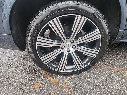 Certified 2025 Volvo XC90 B6 Ultra w/ Protection Package AWD/4WD image 11