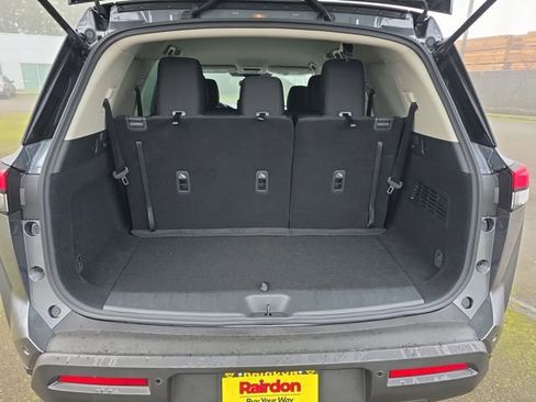 New 2025 Nissan Pathfinder S image 13