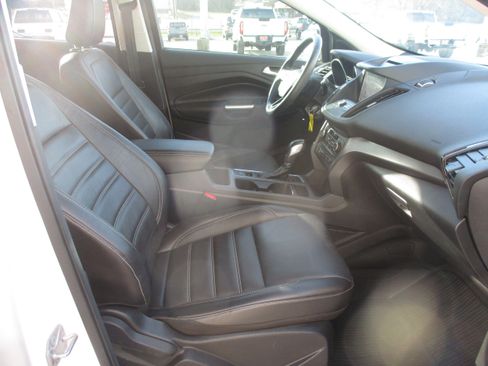 Used 2018 Ford Escape SEL image 9
