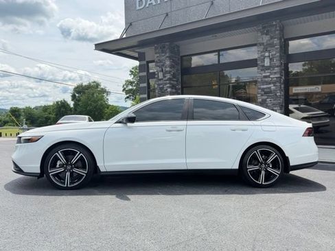 Used 2023 Honda Accord Sport image 11
