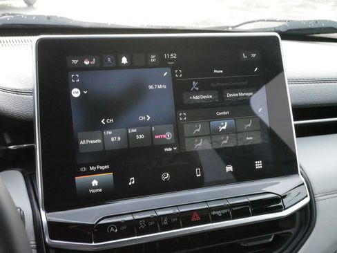 Used 2023 Jeep Compass Limited image 22