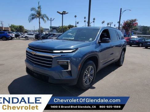 Certified 2025 Chevrolet Traverse LT FWD image 4