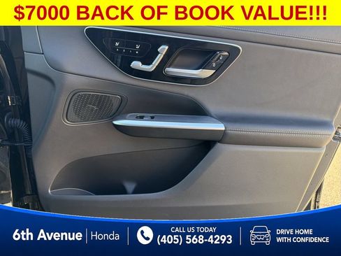 Used 2024 Mercedes-Benz GLC 300 4MATIC image 18