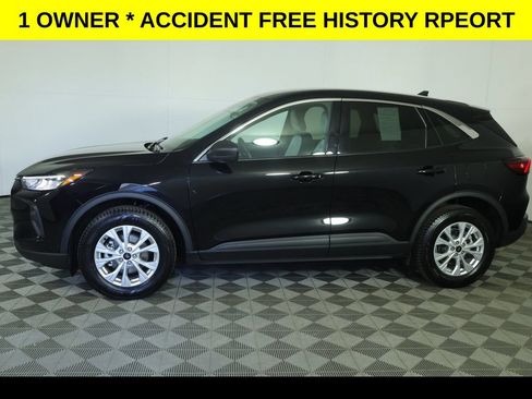 Used 2024 Ford Escape Active AWD/4WD image 2