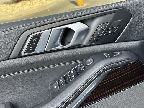 Used 2021 BMW X5 xDrive40i w/ Premium Package image 25