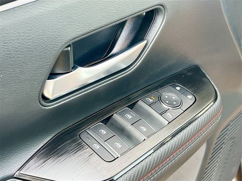 New 2026 Nissan Kicks SR image 17