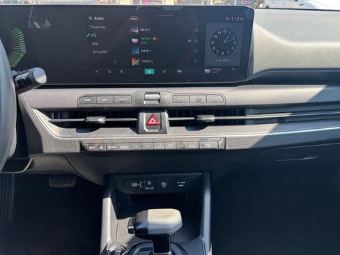 Used 2025 Kia K4 LXS image 17