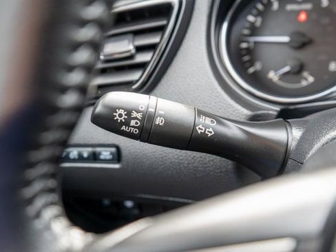 Used 2022 Nissan Rogue Sport SV w/ Technology Package image 25