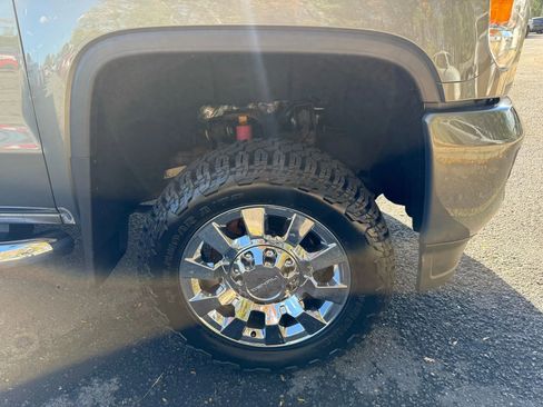 Used 2018 GMC Sierra 2500 Denali w/ Suspension Package, Off-Road image 41