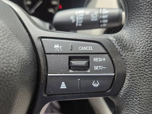 Certified 2025 Honda HR-V LX image 23