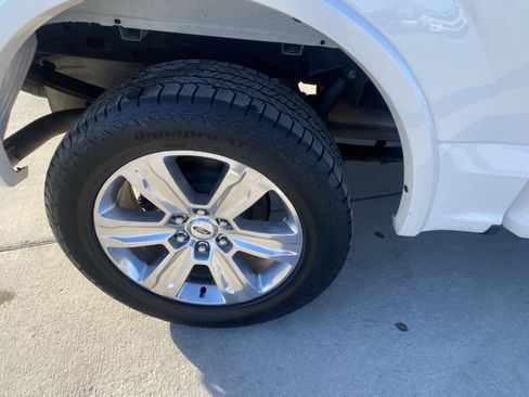 Used 2015 Ford F150 Platinum w/ Equipment Group 701A Luxury image 3