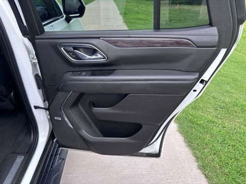 Used 2021 Chevrolet Tahoe LT AWD/4WD image 16