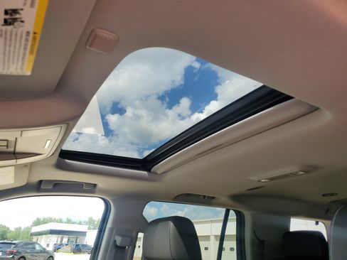 Used 2016 GMC Yukon SLT AWD/4WD image 27