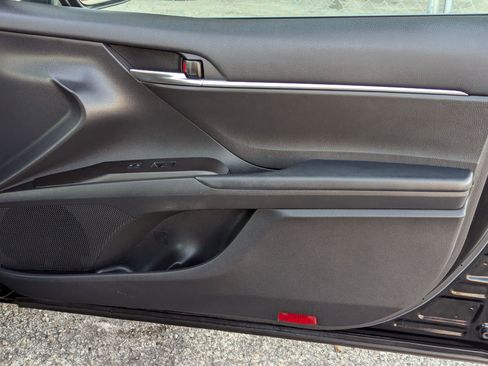 Used 2022 Toyota Camry LE image 22