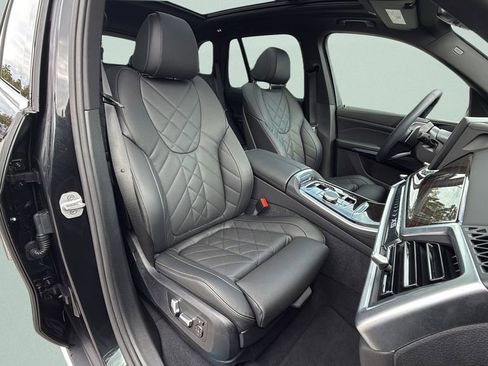 Certified 2025 BMW X5 xDrive40i w/ Parking Assistance Package image 18