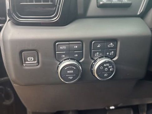Certified 2024 GMC Sierra 1500 AT4 w/ Technology Package AWD/4WD image 11