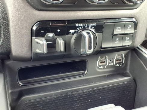 Used 2021 RAM 1500 Big Horn AWD/4WD image 23