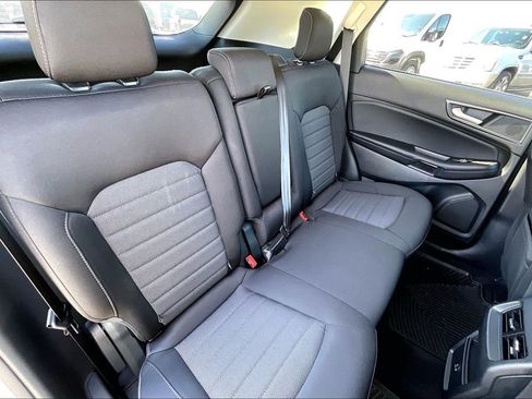 Certified 2022 Ford Edge SE image 22