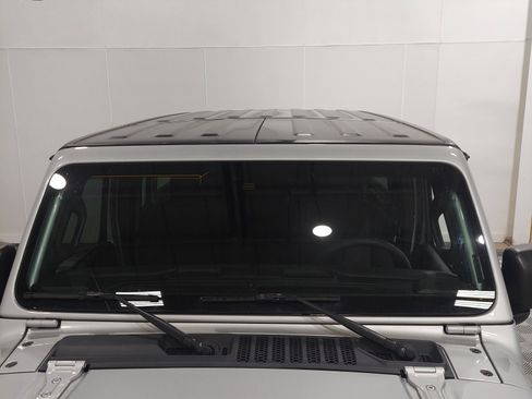 Used 2024 Jeep Wrangler Unlimited Sport AWD/4WD image 5
