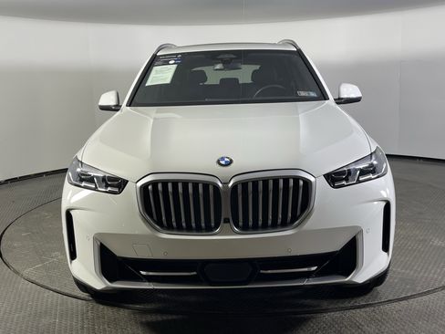 Certified 2024 BMW X5 xDrive40i w/ Premium Package image 2