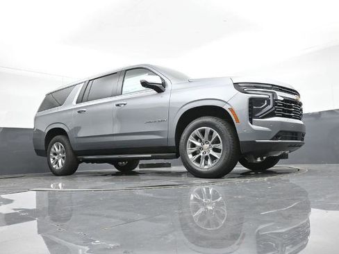 New 2025 Chevrolet Suburban Premier image 15