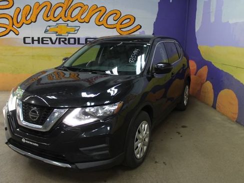Used 2018 Nissan Rogue S FWD image 4