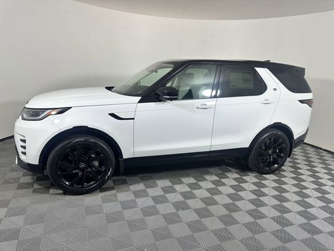 Used 2025 Land Rover Discovery Dynamic SE image 2