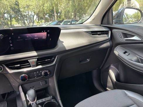 Used 2025 Buick Encore GX Preferred FWD image 34