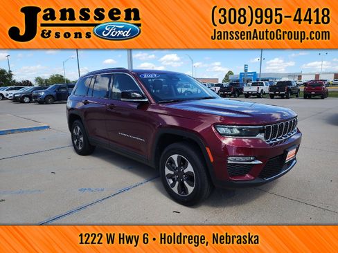 Used 2023 Jeep Grand Cherokee 4WD 4xe image 4