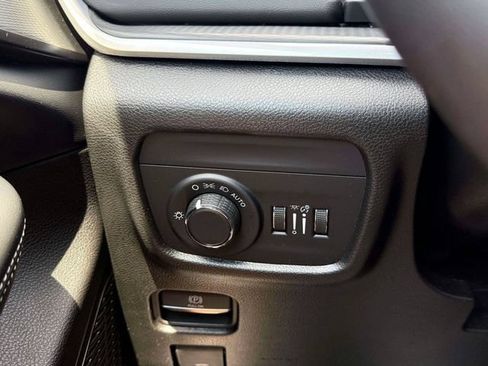 Certified 2025 Jeep Grand Cherokee L Laredo w/ Luxury Tech Group I AWD/4WD image 24