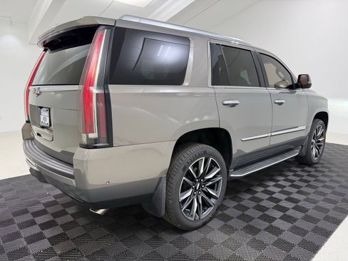 Used 2017 Cadillac Escalade Luxury image 8