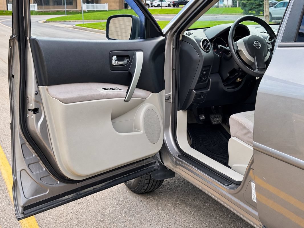 Used 2010 Nissan Rogue S w/ 360 Degree Value Pkg AWD/4WD image 9