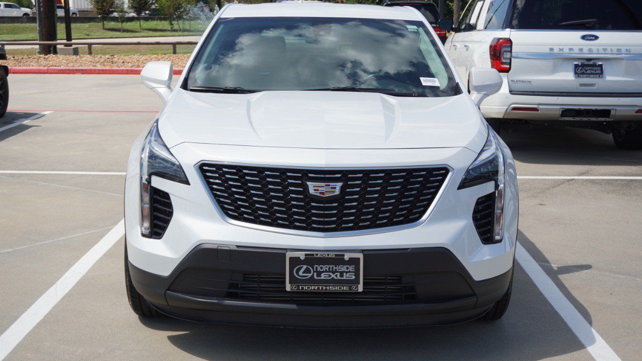 Used 2019 Cadillac XT4 Luxury FWD image 2