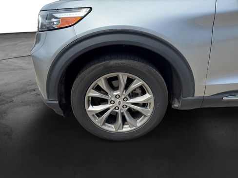 Used 2023 Ford Explorer Limited AWD/4WD image 9
