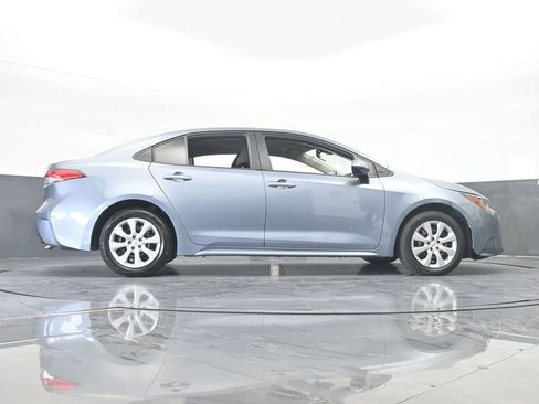 Used 2021 Toyota Corolla LE image 57