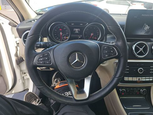 Used 2020 Mercedes-Benz GLA 250 w/ Convenience Package image 15