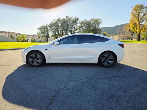 Used 2020 Tesla Model 3 Standard Range Plus image 5