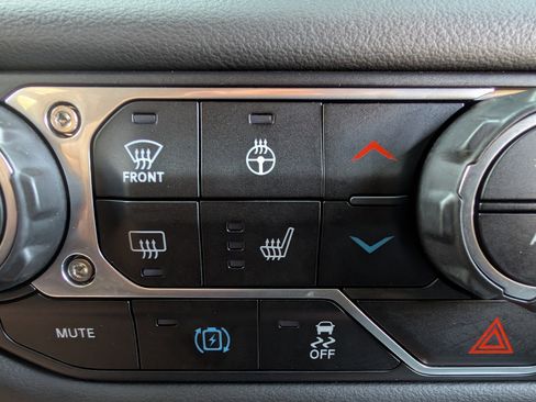 Used 2025 Jeep Wrangler Unlimited Rubicon 4xe w/ Convenience Group image 30