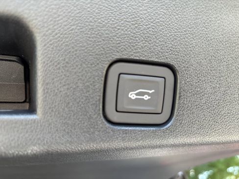 Used 2026 Buick Enclave Preferred AWD/4WD image 48