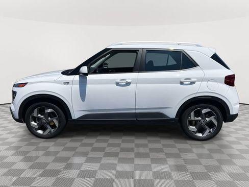 Used 2025 Hyundai Venue SEL FWD image 5
