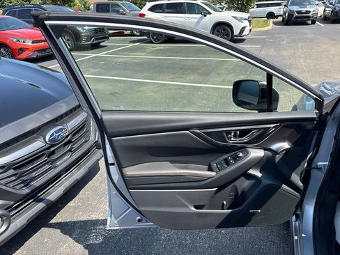 Used 2018 Subaru Crosstrek 2.0i Limited AWD/4WD image 16