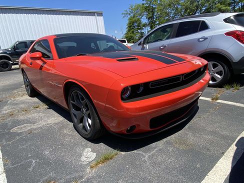 Used 2017 Dodge Challenger R/T w/ Driver Convenience Group image 2