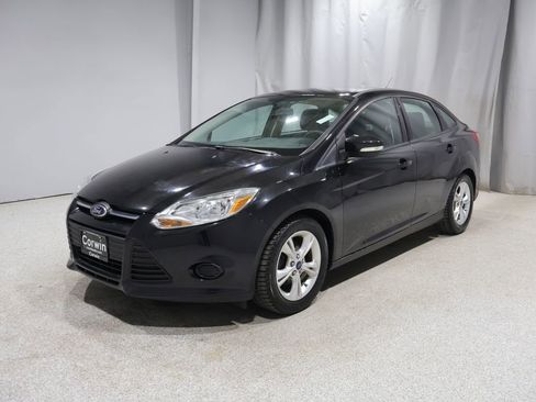 Used 2014 Ford Focus SE w/ SE Winter Package FWD image 5